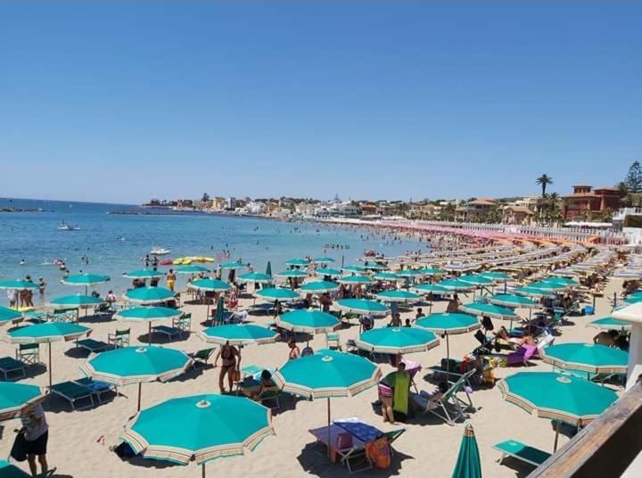 La Tana Nel Vicolo Santa Marinella Exterior foto
